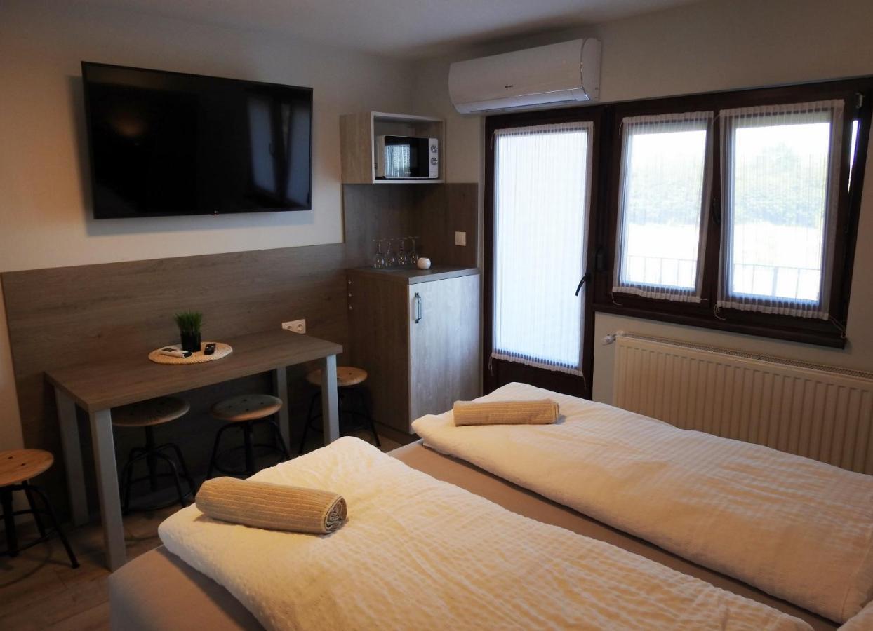 Kukorica Csarda Apartman 2 Balatonujlak Exteriör bild