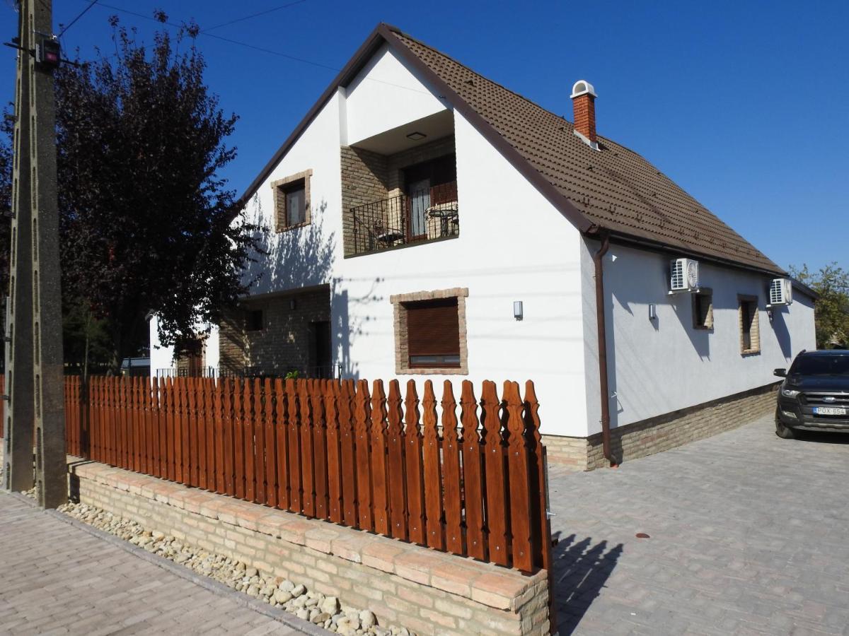 Kukorica Csarda Apartman 2 Balatonujlak Exteriör bild